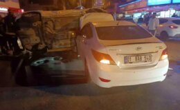 Manavgat’ta Kavşakta Kaza: Şans Eseri Yaralanan Yok