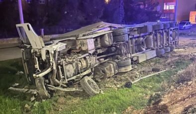 Mardin’de TIR ile hafif ticari araç çarpıştı: 6 yaralı
