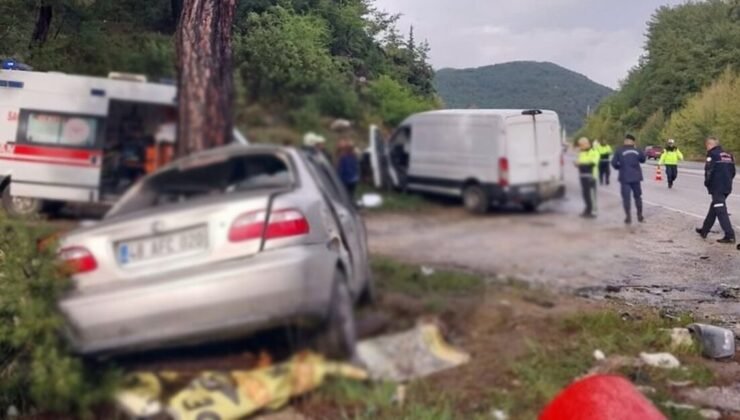 Muğla’da kamyonet ile otomobil çarpıştı: 1 ölü, 2 yaralı