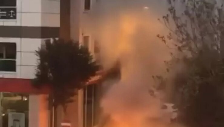 Pendik’te Park Halindeki Otomobilde Yangın Çıktı