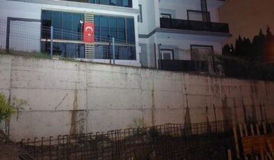 Sakarya’da çökme tehlikesi bulunan 4 katlı apartman tahliye edildi