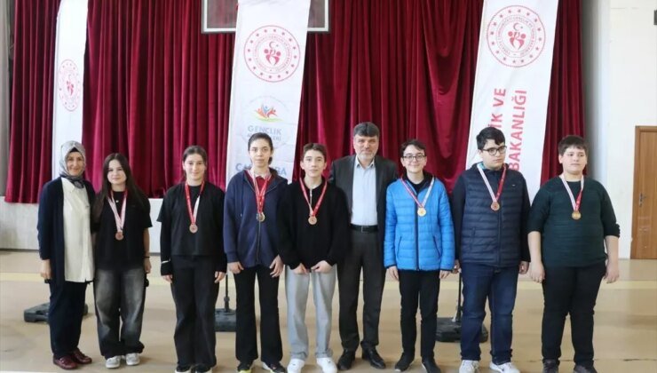 Samsun’da Okul Sporları Satranç Turnuvası Düzenlendi