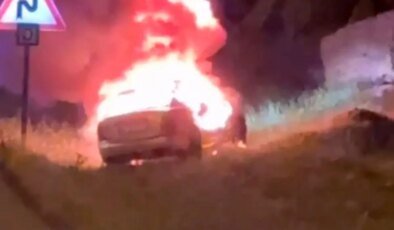 Siirt’te Hareket Halindeyken Alev Alan Otomobil Kül Oldu