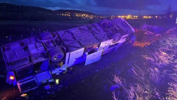 Sivas’ta yolcu otobüsü devrildi: 2 ölü, 18 yaralı