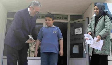 Suriyeli Öğrenci İsmail Gınnavi, Gediz’de Duygu Dolu Veda Töreniyle Uğurlandı