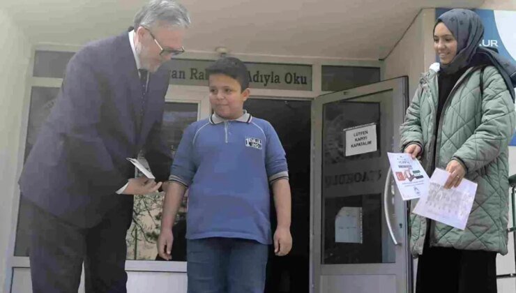 Suriyeli Öğrenci İsmail Gınnavi, Gediz’de Duygu Dolu Veda Töreniyle Uğurlandı