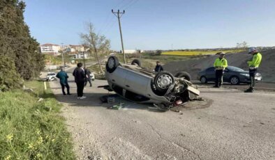 Tekirdağ’da Otomobil Ağaca Çarparak Takla Attı, Sürücü Hastaneye Kaldırıldı