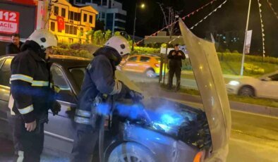 Tekirdağ’da Seyir Halindeki Otomobilin Motoru Alev Aldı