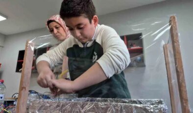 11 Yaşındaki Gencin Çevre Dostu Akıllı Sera Projesi