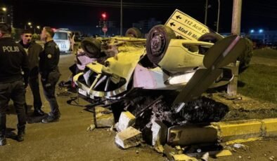 Adıyaman’da iki otomobil çarpıştı: 3 yaralı