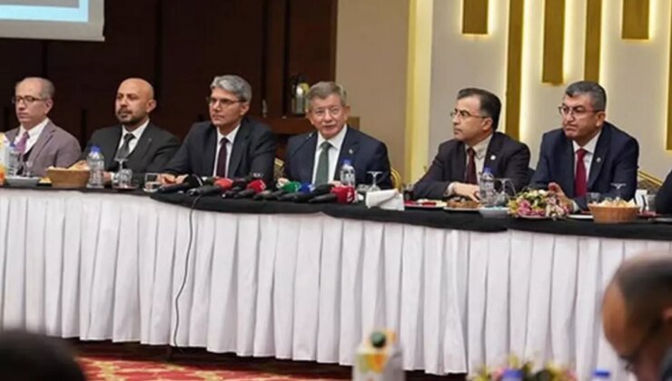AK Parti’ye geçeceği konuşulan Hasan Ekici, Gelecek Partisi’nden istifa etti