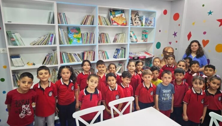 Akdeniz Üniversitesi Öğrencilerinden Depremzedelere Kütüphane Desteği