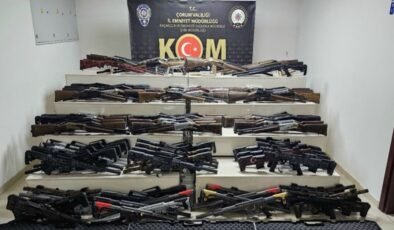 Araçtan 118 ruhsatsız av tüfeği çıktı