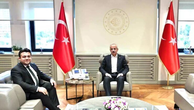 Bakan Uraloğlu’ndan Gençler İçin Güvenli Dijital Dünya Vurgusu