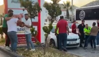 Bodrum’da durdurulan otomobildeki alkollü şüpheliler polise saldırdı: 2 yaralı, 3 gözaltı