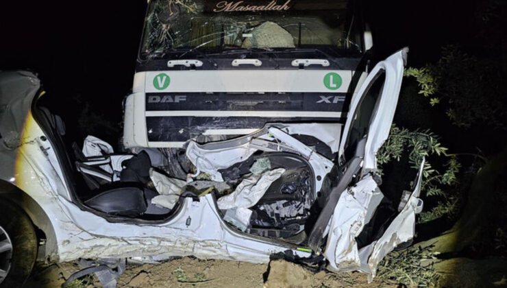 Bursa’da TIR ile otomobil çarpıştı: 1 ölü, 1 yaralı