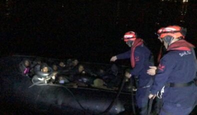 Çeşme açıklarında 48 düzensiz göçmen yakalandı