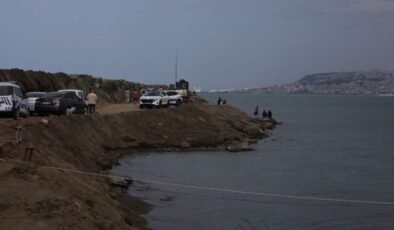Denize giren 2 arkadaştan 1’i boğuldu