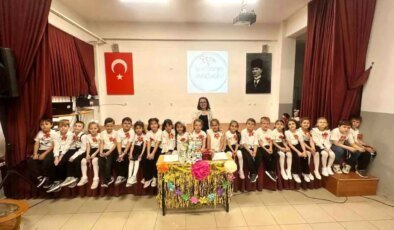 Doğanbey İlkokulu Öğrencilerinden Anneler Günü’ne Özel Video