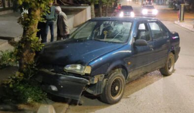 Edirne’de alkollü sürücü ağaca çarptı