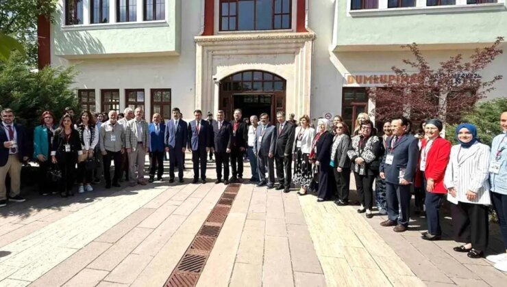 Ege Bölgesi Dilcileri Sürekli Çalıştayı Kütahya’da Düzenlendi