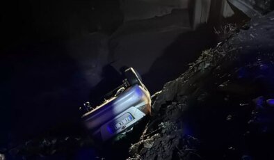 Erzurum’da Araç Dereye Yuvarlandı: 3 Yaralı