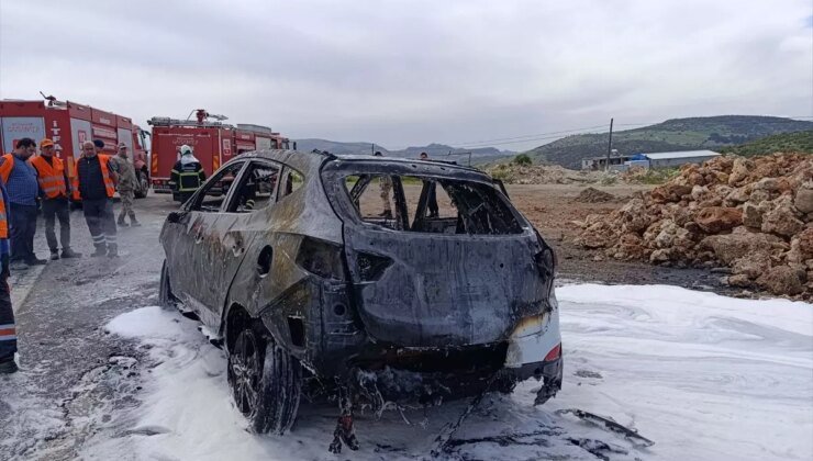 Gaziantep’te Seyir Halindeyken Yanan Otomobil Kullanılamaz Hale Geldi
