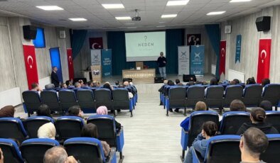 Hakkari’de Nesil Meselesi Konferansı Düzenlendi