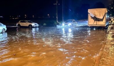 Hatay’da sağanak ve dolu etkili oldu
