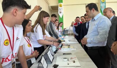 Hayrabolu’da TÜBİTAK 4006 Bilim Fuarı Açıldı