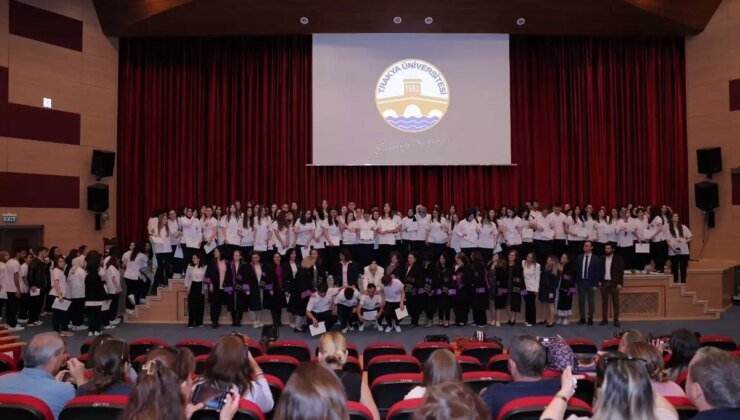 Hemşirelik Haftası’nda Forma Giyme Töreni Düzenlendi