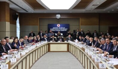 HSK üyeliği için adaylar belli oldu, muhalefet salonu terk etti