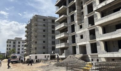 İnşaat işçisi yüksekten düşerek hayatını kaybetti