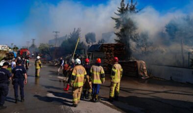 İzmir’de fabrika yangın çıktı