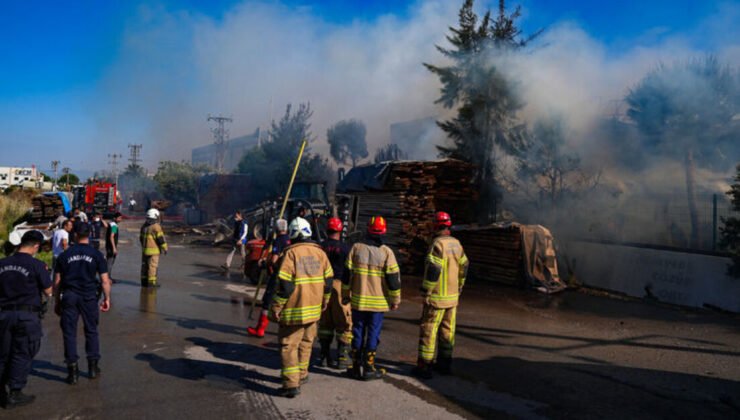 İzmir’de fabrika yangın çıktı