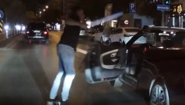 İzmir’de Trafikte Tartışan Sürücü Döner Bıçağı ile Tehdit Etti