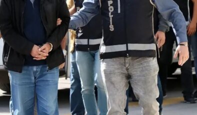 Kadıköy’de CHP standı yakınında kavga! 3 kişi gözaltına alındı