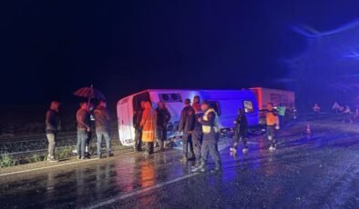 Kahramanmaraş’ta minibüs devrildi: 1 ölü, 22 yaralı