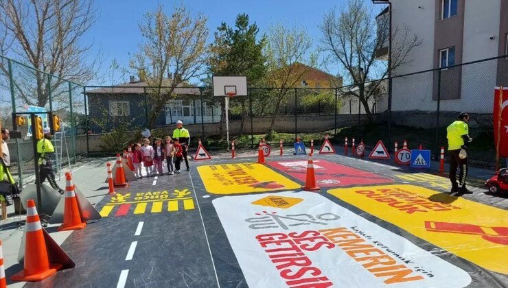 Kangal’da Trafik Haftası Etkinliği Düzenlendi