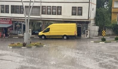 Karabük’te sağanak ve şiddetli rüzgar etkili oldu