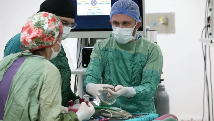 Kars Hastanesi’nde V-Notes Yöntemi ile 22 Hasta Sağlığına Kavuştu