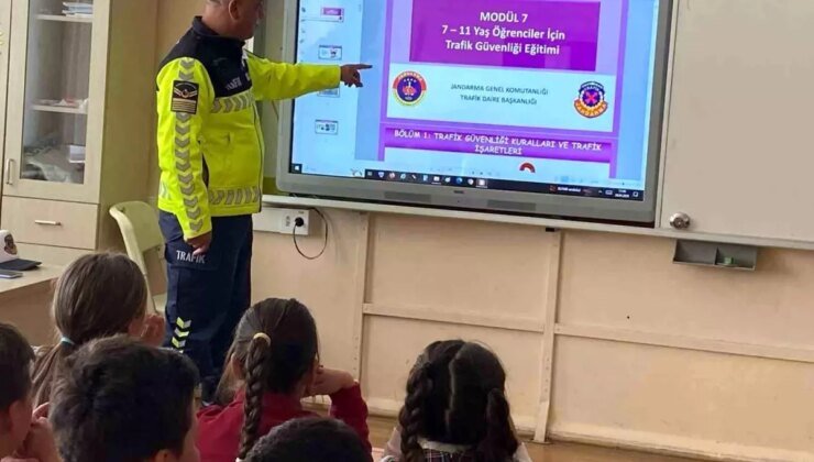 Kırklareli Jandarma’dan Öğrencilere Trafik Eğitimi