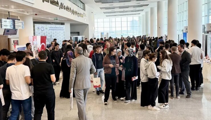 Kırşehir’de Üniversite Tanıtım Fuarı Düzenlendi