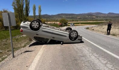 Kütahya’da Devriilen Otomobilin Sürücüsü Yaralandı