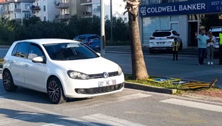 Manavgat’ta 4 Yaşındaki Çocuğa Otomobil Çarptı