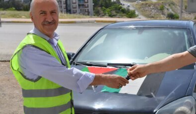 Mazıdağı’ndan Filistinlilere 450 Bin Liralık Otomobil Bağışı