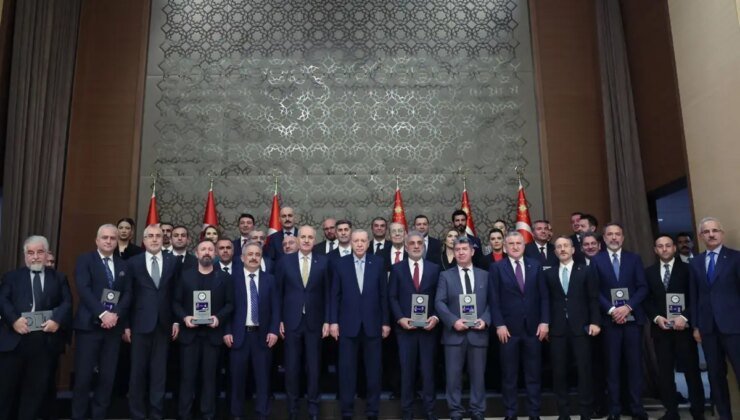 Medya ödülleri sahiplerini buldu! Cumhurbaşkanı Erdoğan’dan Türkiye Basın Federasyonuna teşekkür
