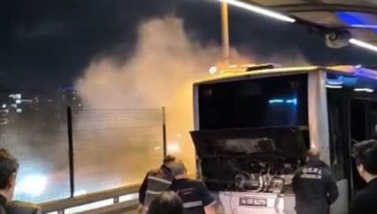 Metrobüste yangın çıktı, seferler bir süre durduruldu