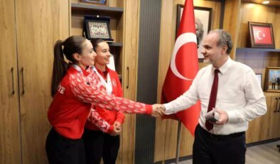 Niğde Ömer Halisdemir Üniversitesi Mezunları Avrupa Halter Şampiyonası’nda Madalya Kazandı