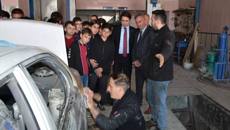 Öğrenciler Meslek Ustalarıyla Buluştu